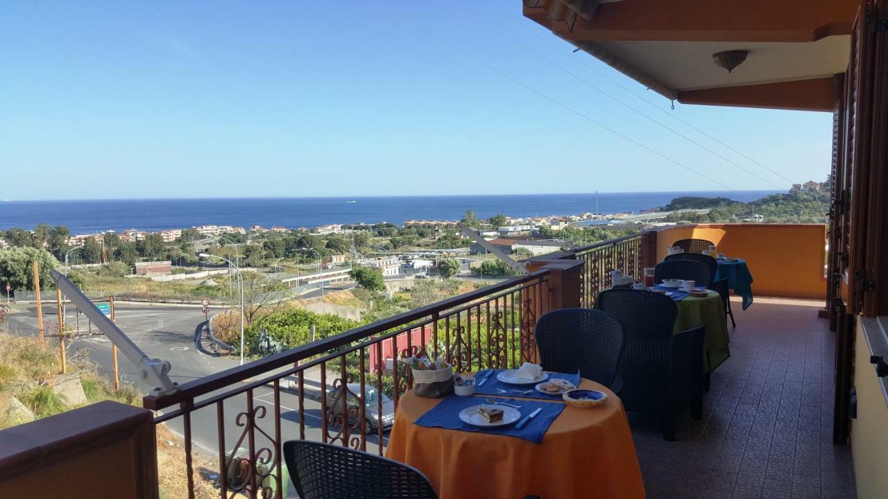 Bed and Breakfast Il Veliero Roccalumera Exterior foto